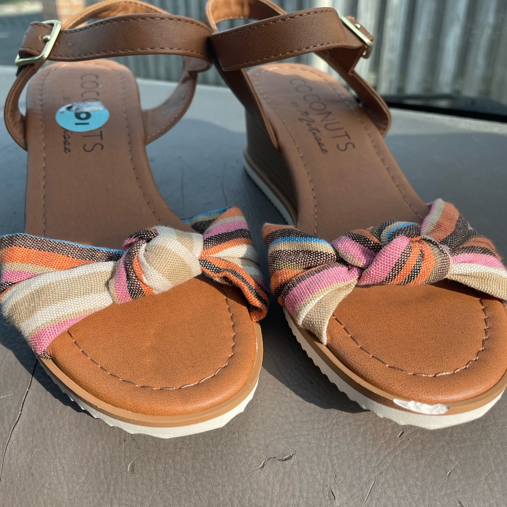Coconuts by Matisse, NEW with Tag, Tan and Multicolor Wedge Sandals, Size 6